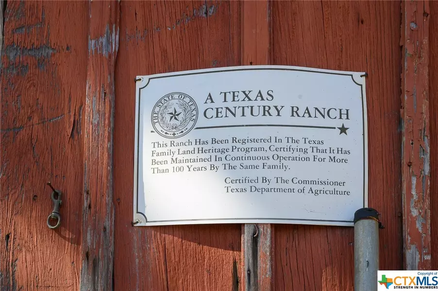 366 McDade Rd, Mcdade, TX 78650