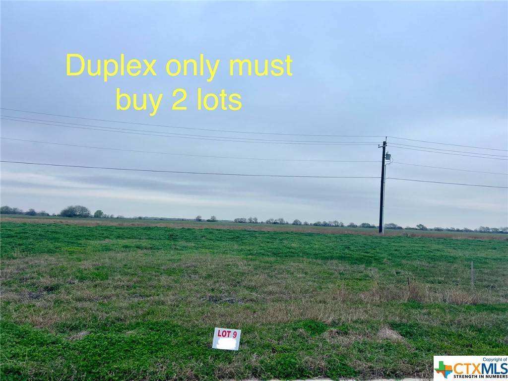 318 Cardinal DR, Port Lavaca, TX 77979