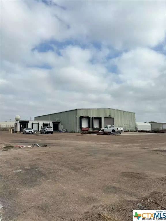 Victoria, TX 77901,4202 N Main ST #C