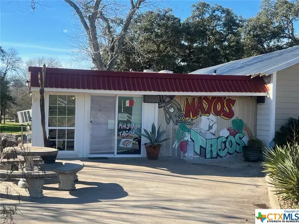 Yoakum, TX 77995,402 Dunn ST