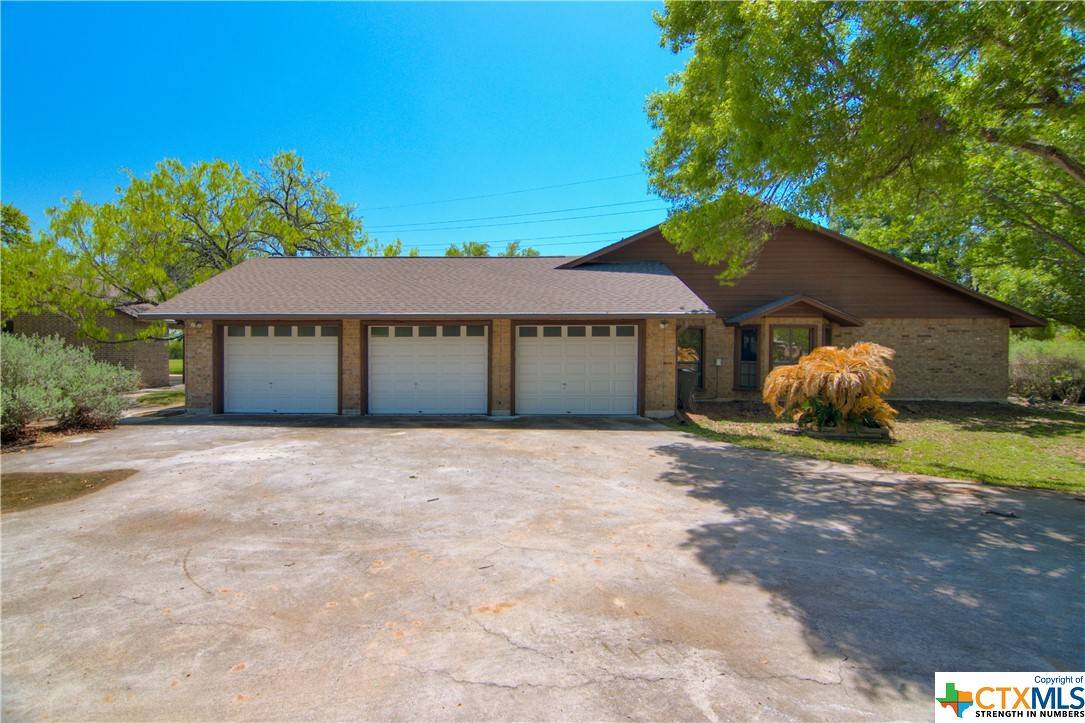 Seguin, TX 78155,225 Wingate CT