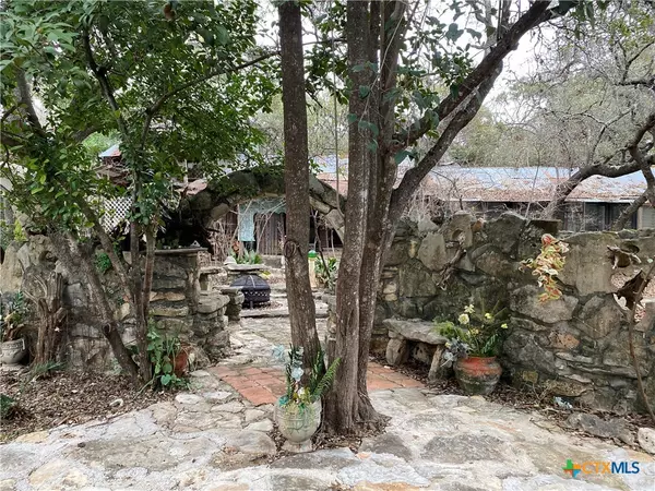 Wimberley, TX 78676,207 Hub DR