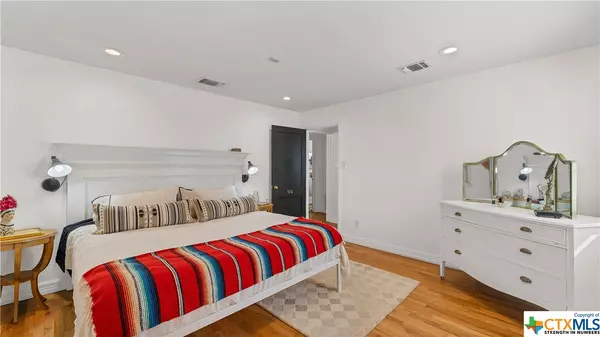 New Braunfels, TX 78130,270 Kentucky BLVD