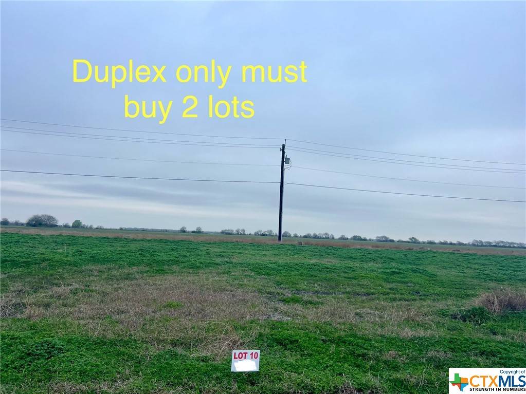 320 Cardinal DR, Port Lavaca, TX 77979