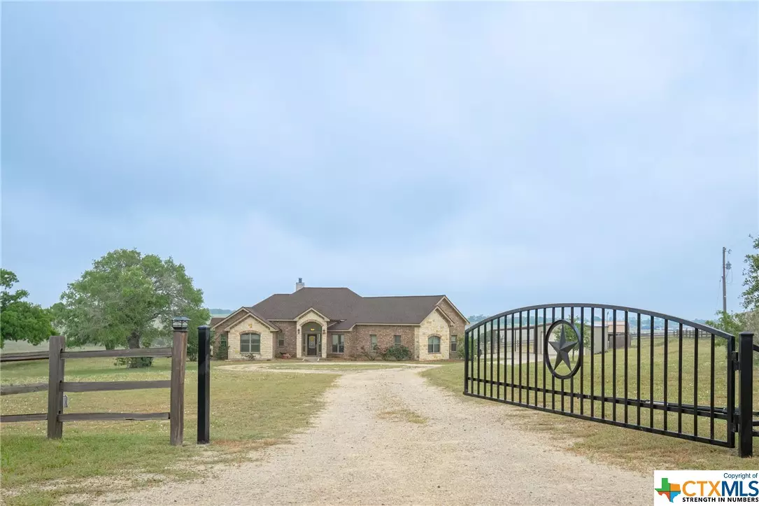 La Vernia, TX 78121,712 Lake Valley DR