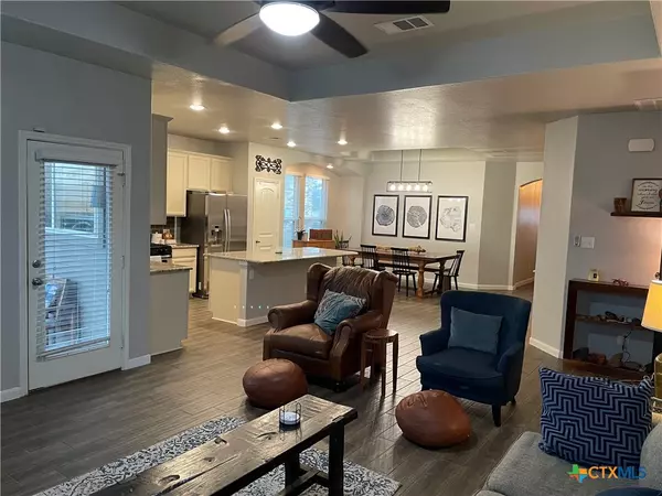 New Braunfels, TX 78130,276 Lillianite