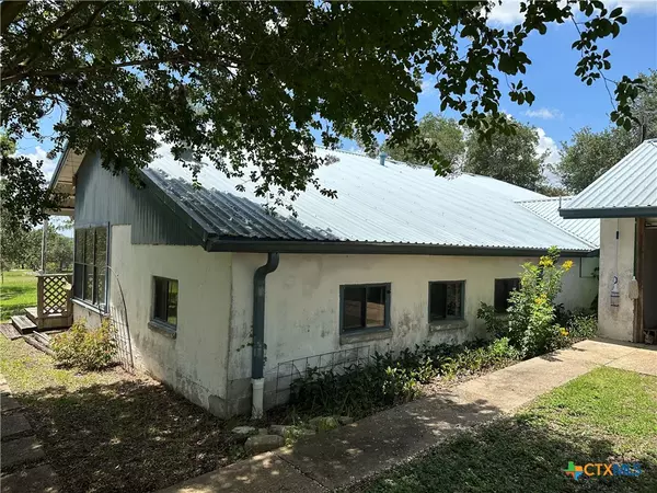 Goliad, TX 77963,725 Post Oak RD