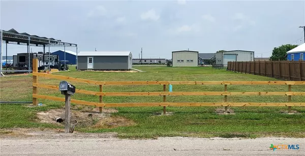 1012 W Broadway AVE, Seadrift, TX 77983