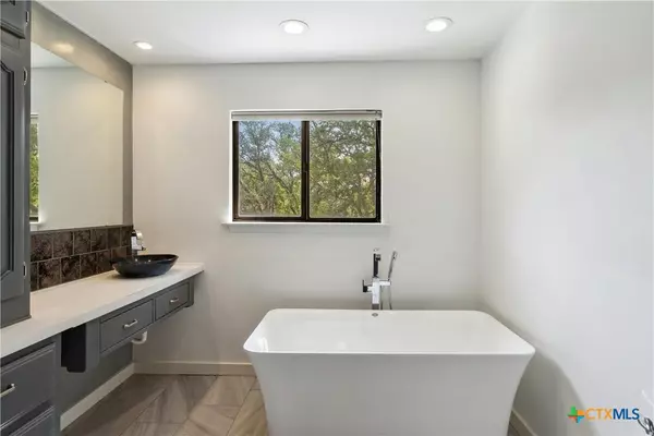 San Marcos, TX 78666,2876 Paso Del Robles