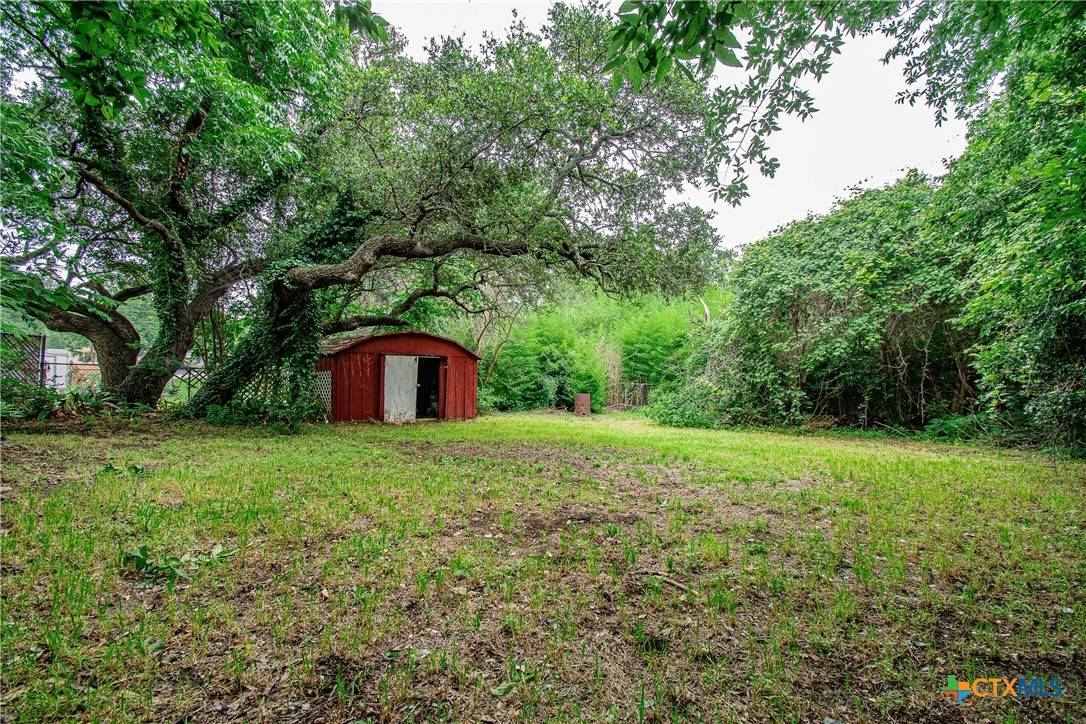 Lampasas, TX 76550,304 S Howe ST