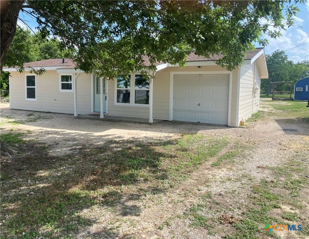 202 Hahn RD, Port Lavaca, TX 77979