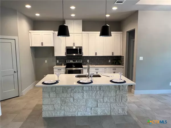 Blanco, TX 78606,123 S Calvin Barrett