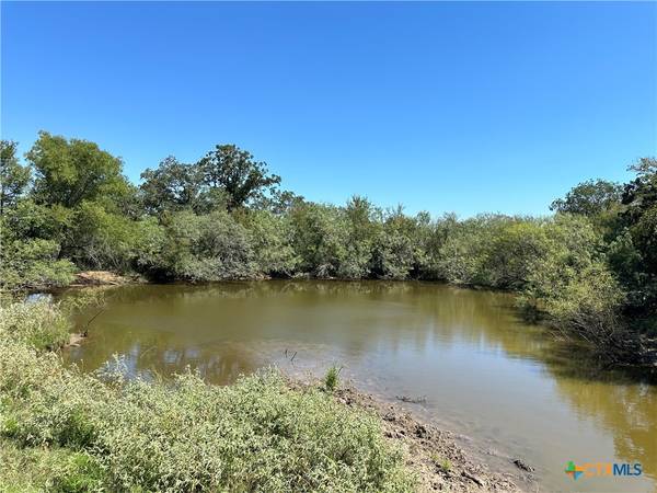 640 Coastal Lane, Luling, TX 78648