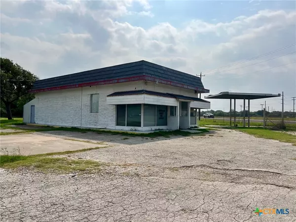 1101 State Highway 35, Point Comfort, TX 77978