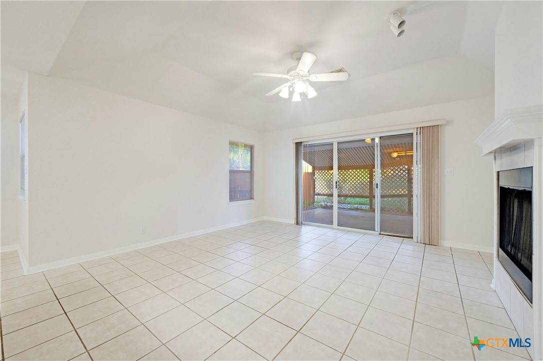 Canyon Lake, TX 78133,450 Watts LN