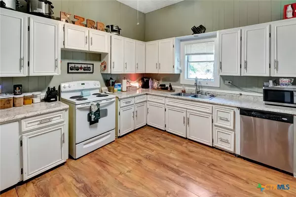 Cuero, TX 77954,205 S Valley ST