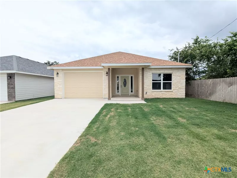 1704 E Avenue G, Lampasas, TX 76550