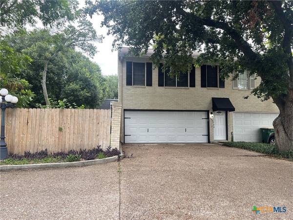 204 Westwood DR #A, Victoria, TX 77901