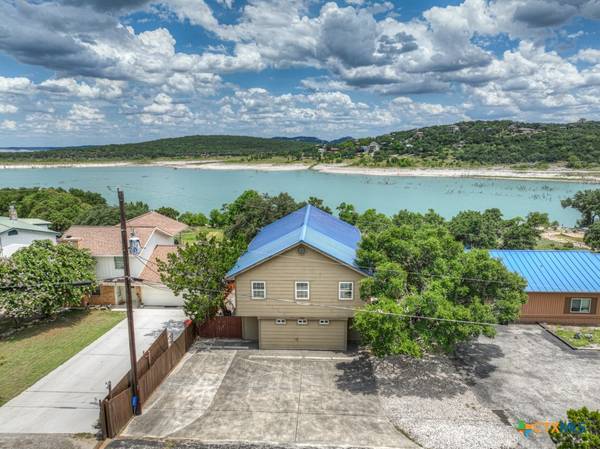 131 Cedar Tree LN, Canyon Lake, TX 78133