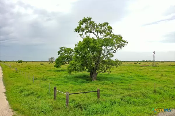 Inez, TX 77968,958 Hiller RD