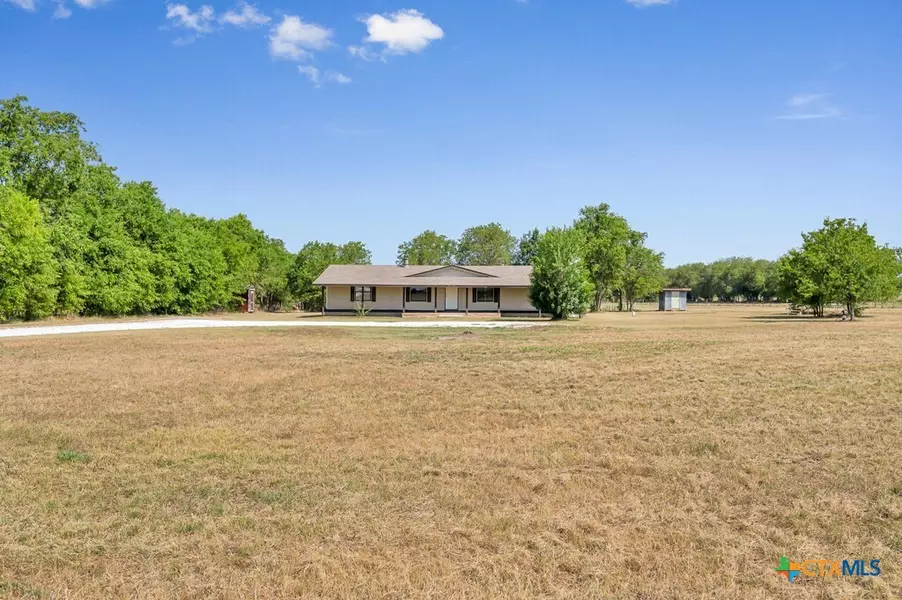 555 Eagle Ridge RD, Mcgregor, TX 76657