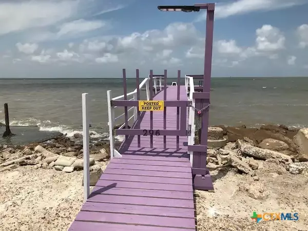296 S Ocean DR, Port Lavaca, TX 77979