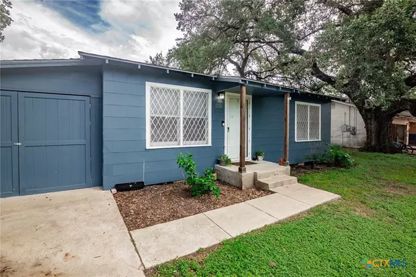 Goliad, TX 77963,538 W Oak ST