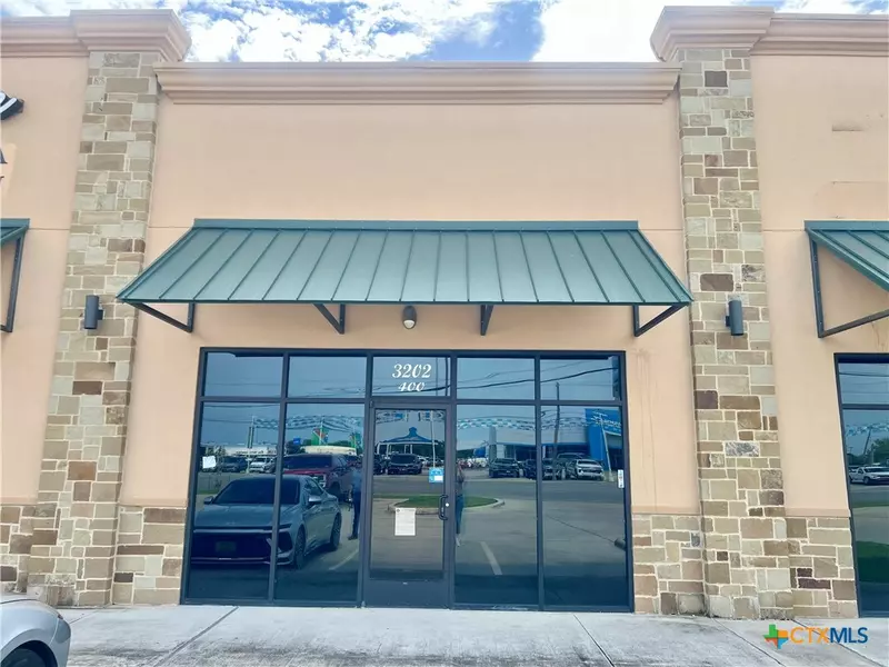 3202 N Navarro ST #400, Victoria, TX 77901