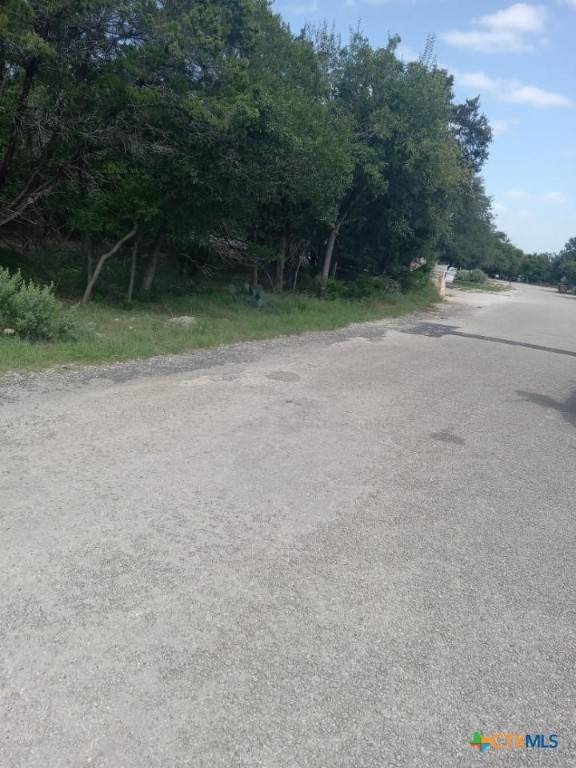 52 Whistling Wind LN, Wimberley, TX 78676