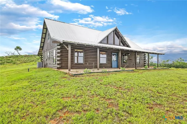 213 E Rio Llano DR, Llano, TX 78643
