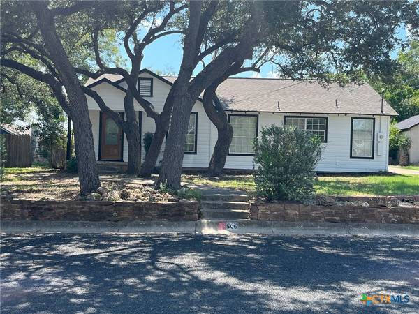 506 S Arnold ST,  Lampasas,  TX 76550