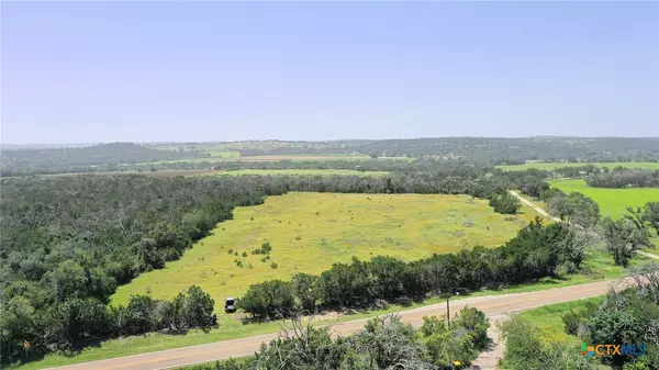 7523 N Grape Creek HWY, Fredericksburg, TX 78624