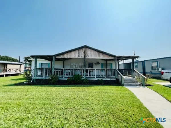 140 Carrie ST, Port O'connor, TX 77982