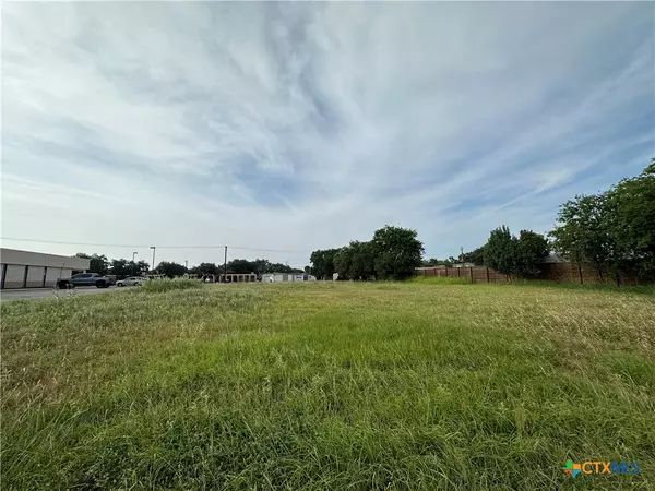 Victoria, TX 77901,605 E Airline RD