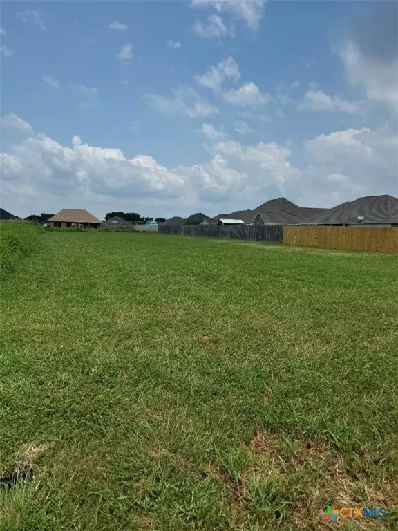 206 Opal WAY, Port Lavaca, TX 77979