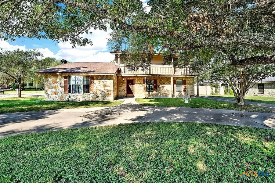 603 N Rachel ST, Falls City, TX 78113