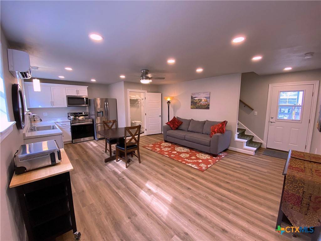 Waelder, TX 78941,1721 Wood Haven DR
