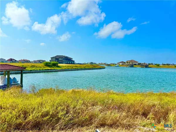 296 E Lago Loop RD, Port O'connor, TX 77982