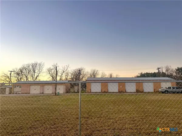 Victoria, TX 77904,702 Clay DR