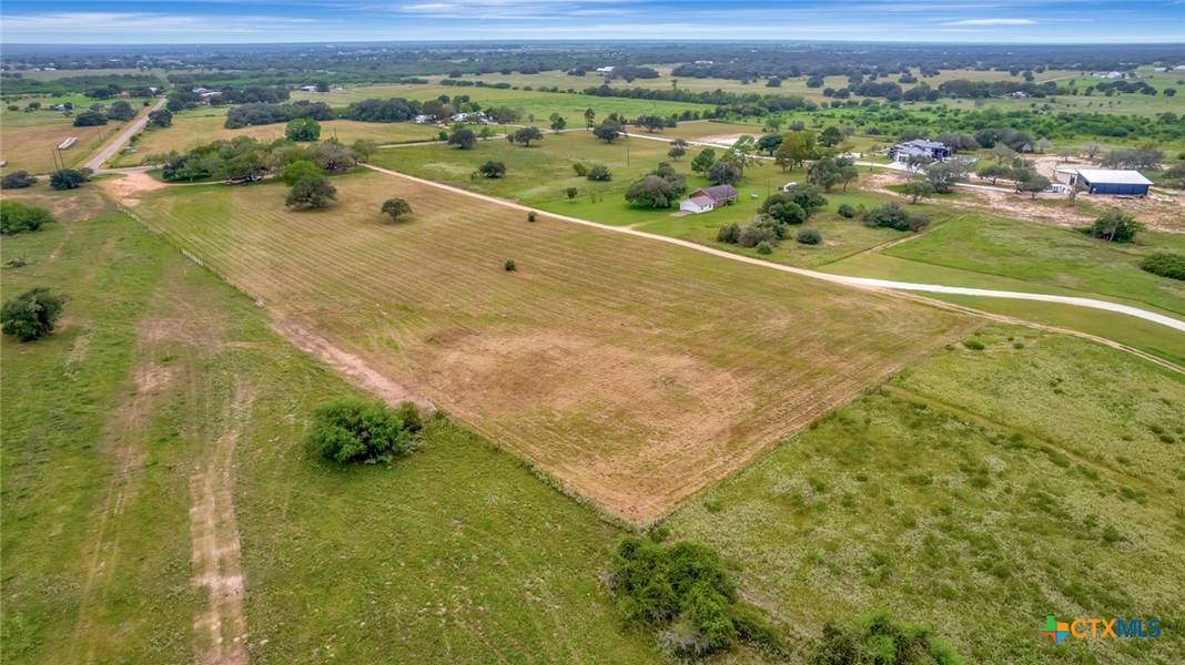000 Levi Sloan RD, Victoria, TX 77904
