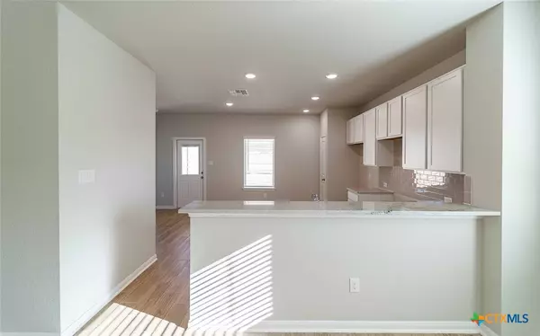 Seguin, TX 78155,1208 Marvin GRV