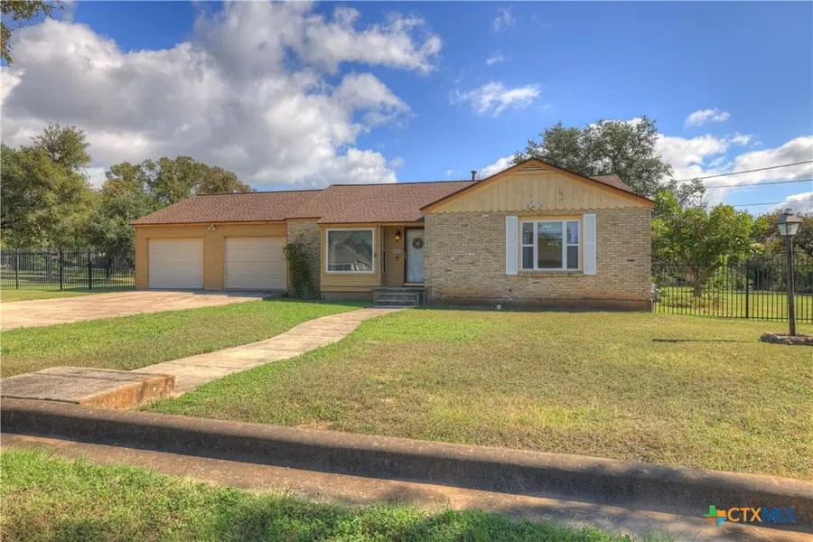 800 N Bishop ST, San Marcos, TX 78666