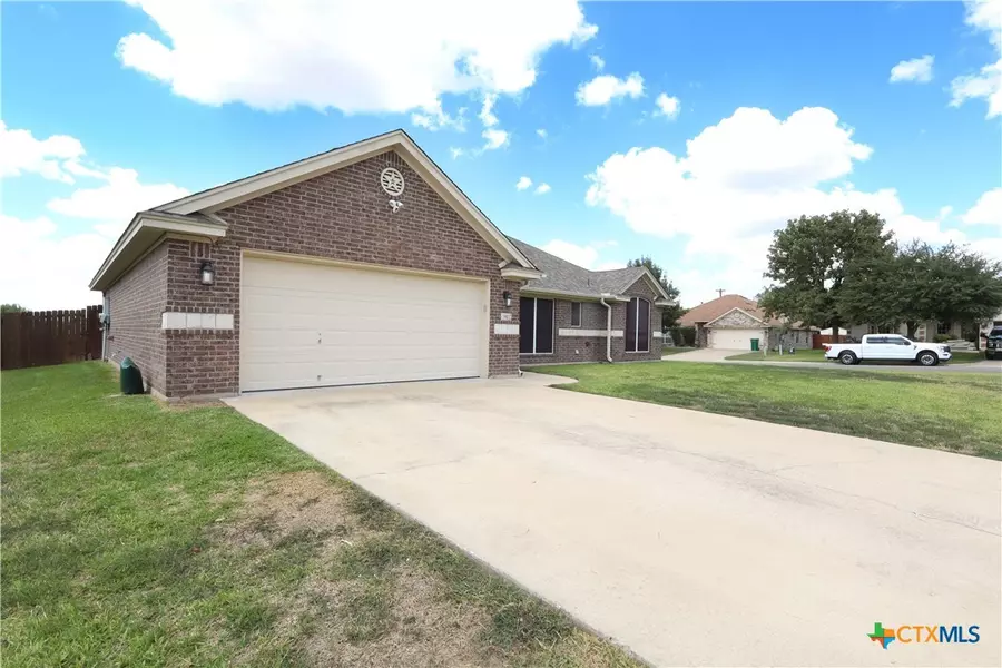 1902 Stonehenge DR, Harker Heights, TX 76548