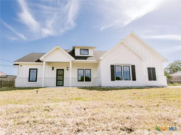 111 Chaparral, Victoria, TX 77905