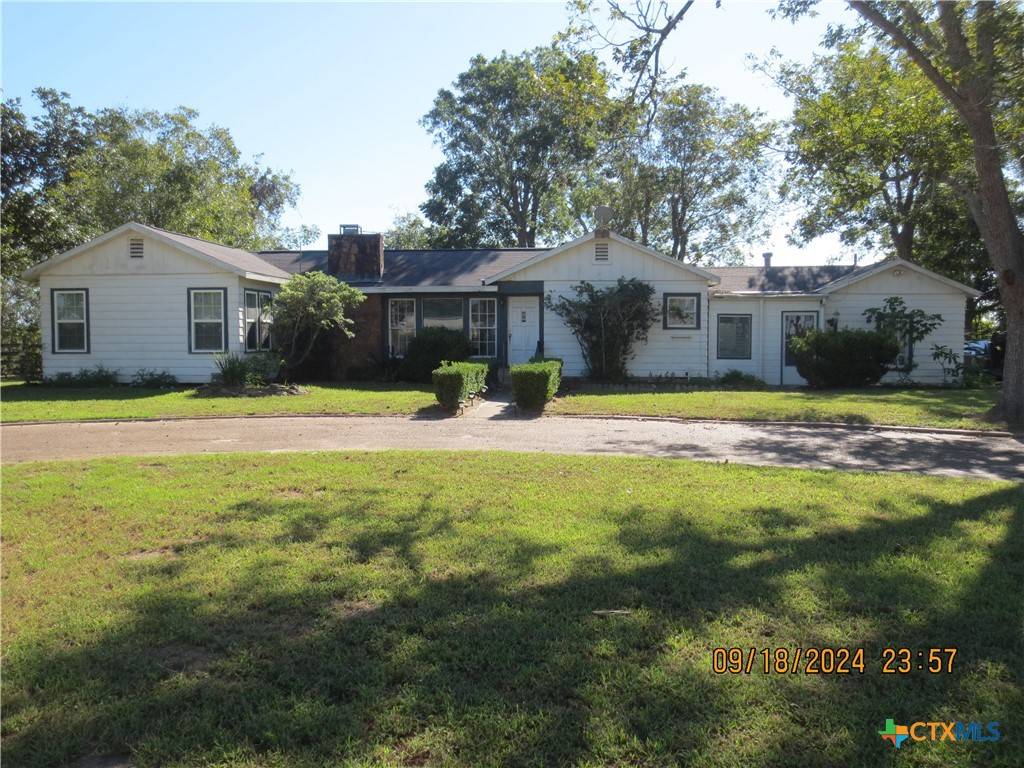 1124 Refugio HWY, Victoria, TX 77905