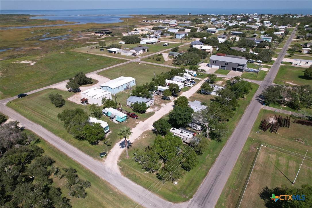 703 N 12 ST, Port O'connor, TX 77982