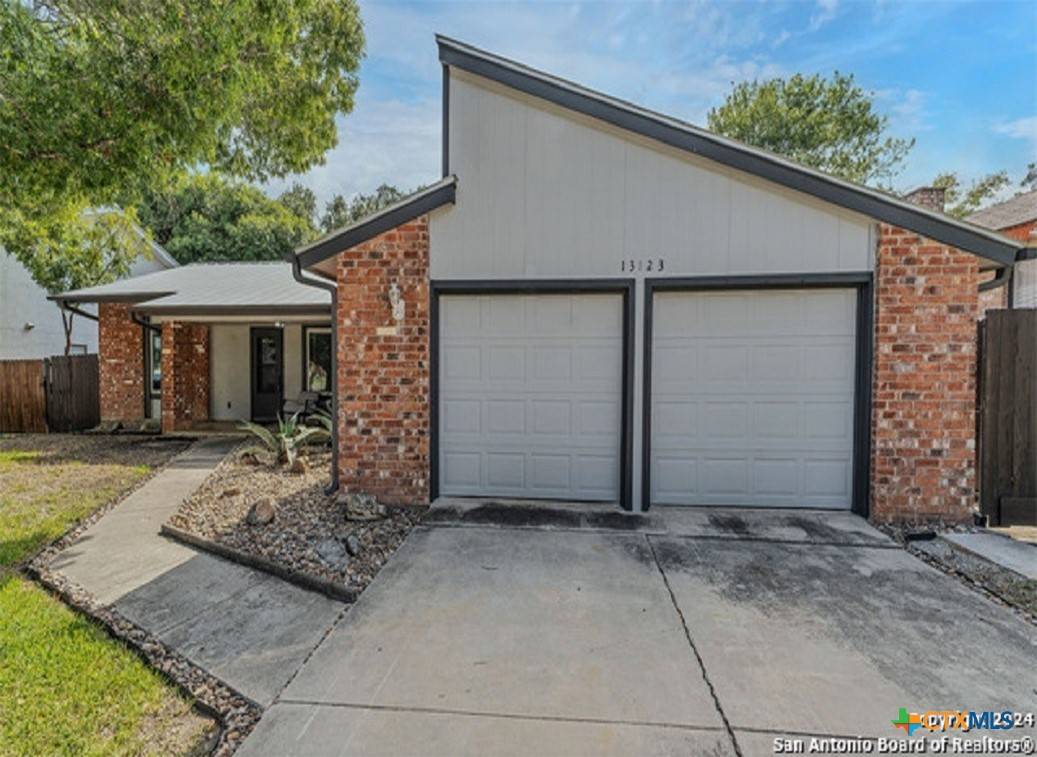 San Antonio, TX 78233,13123 Larkabbey ST