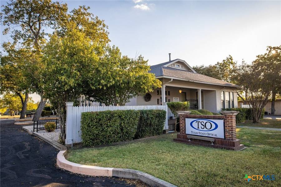 515 E COURT, Seguin, TX 78155
