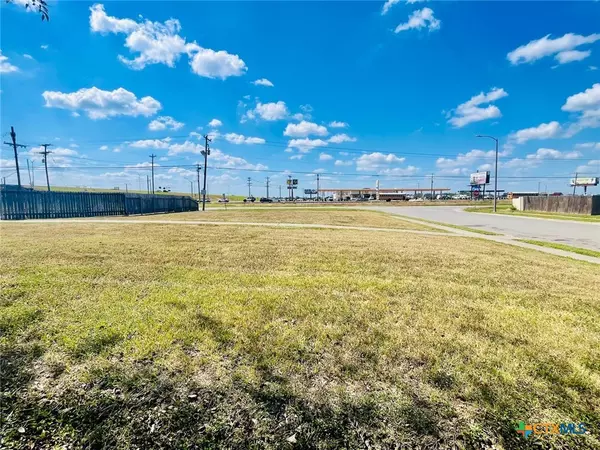 Victoria, TX 77904,7002 Nursery DR