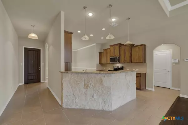 Selma, TX 78154,15716 York LN